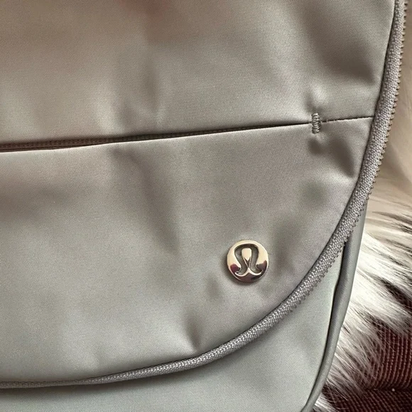 EUC/Like new Lululemon athletica Silver/Gray Crossbody Bag - Picture 5 of 14